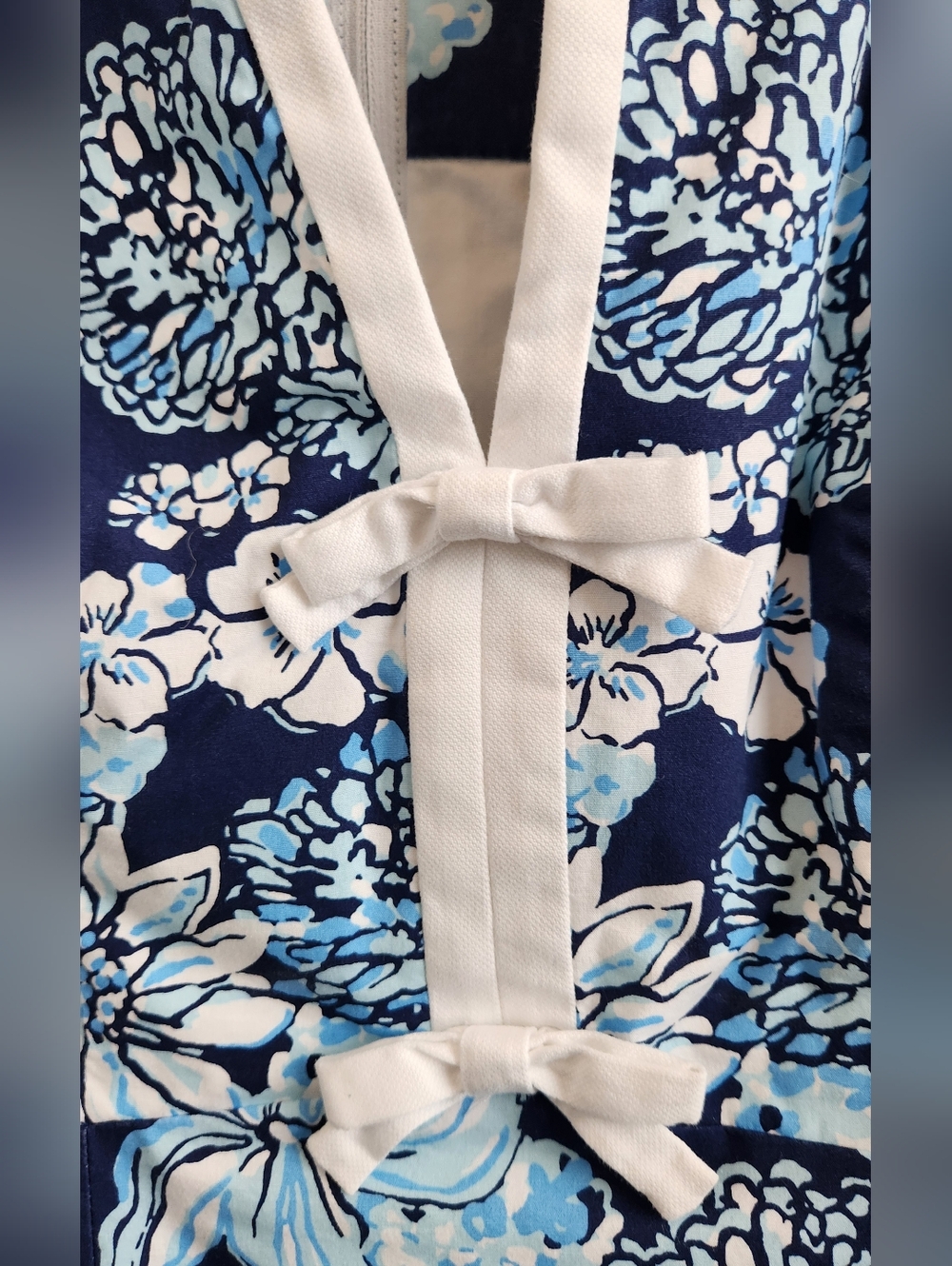 Lilly Pulitzer Sleeveless Blue Floral Cotton Dress with white trim - Picture 2 of 8